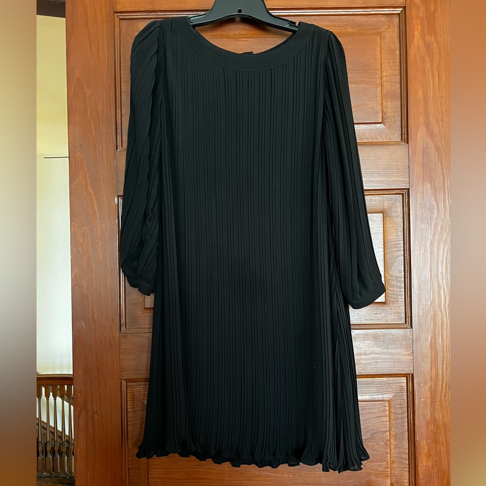 Dear Creatures size S black pleated mini-dress